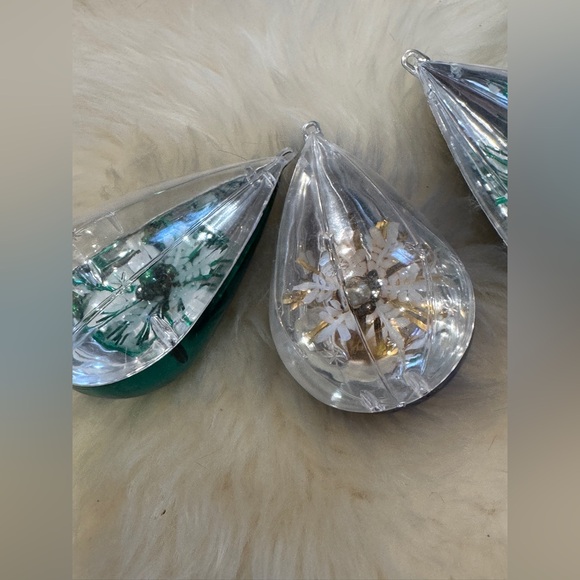 Set of 4 Vintage 60s JEWELBRITE Diorama snowflake Teardrop Christmas Ornaments - Picture 5 of 6